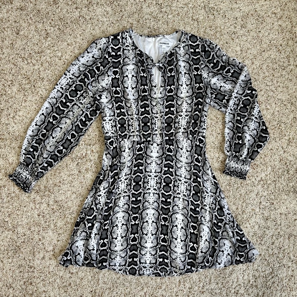Express Women’s Chiffon Snakeskin Dress w Balloon Sleeves. Size S. Like-New!